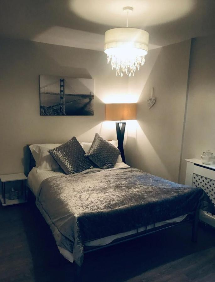 Chester City Apartments - With Free Parking Dış mekan fotoğraf